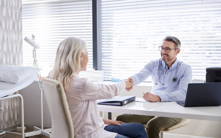 ¿Porqué acudir con un Cirujano Plástico Certificado?